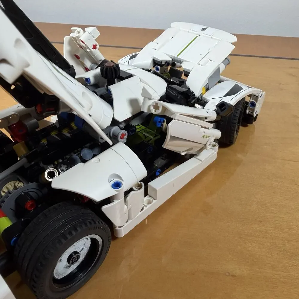Rare LEGO Technic Koenigsegg Jesko Absolut White Hypercar 42184 Rare!
